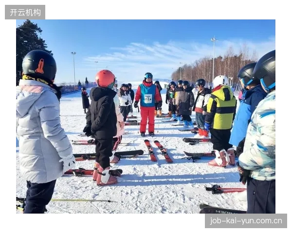 全国滑雪场体验课到正式课的平均转化率不足12%，限制了核心滑雪社区的人口基数扩张